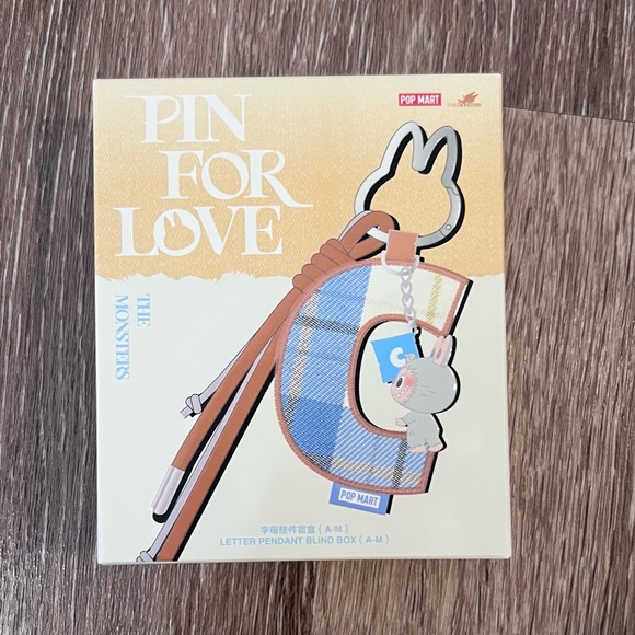 Sealed E - Pin for Love Series- Letter E Pendant - Unopened - THE MONSTERS - Picture 3 of 5